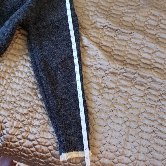 SHEIN Sweater - Picture 13 of 16